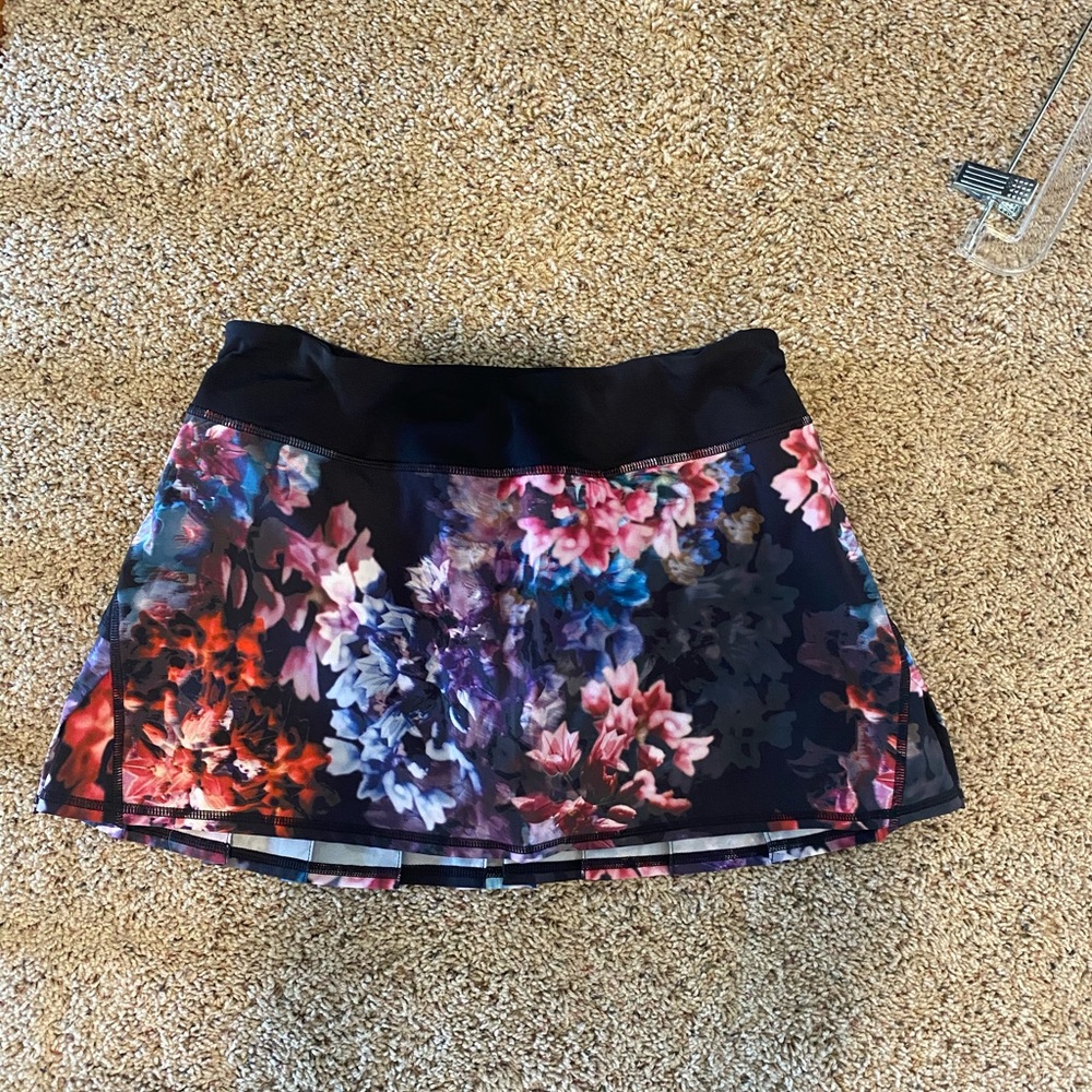 Lululemon floral skirt 13 inch